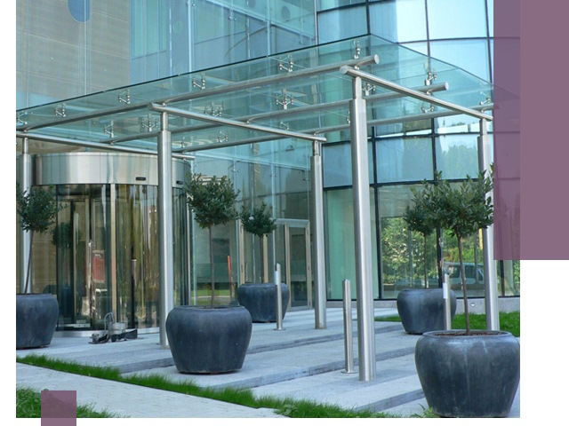 Навесы из стекла на заказ в Баксане — монтаж и установка